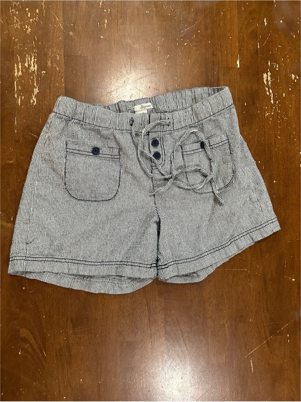Style Me Railroad Striped Size Large Linen/Cotton Blend Shorts
